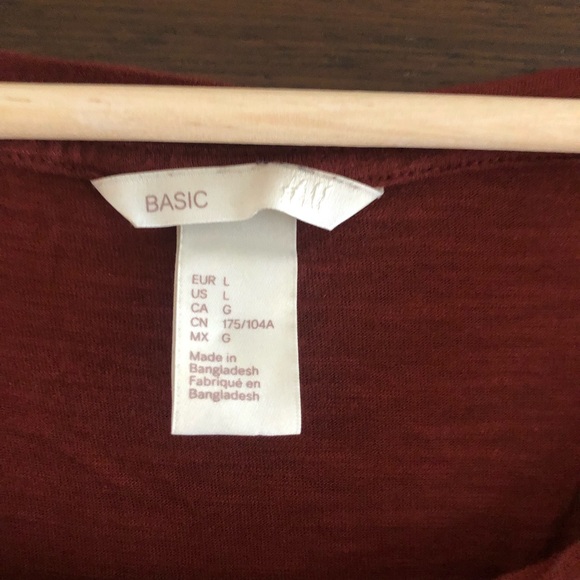 H&M Basics Tee with pocket - Picture 3 of 3